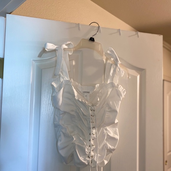 CUTE WHITE TOP - Picture 4 of 6